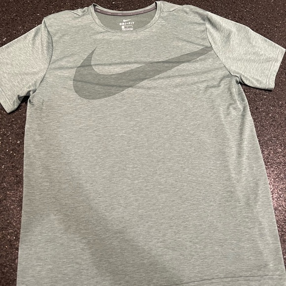 Men's Sage green Nike Dri fit - Picture 4 of 4